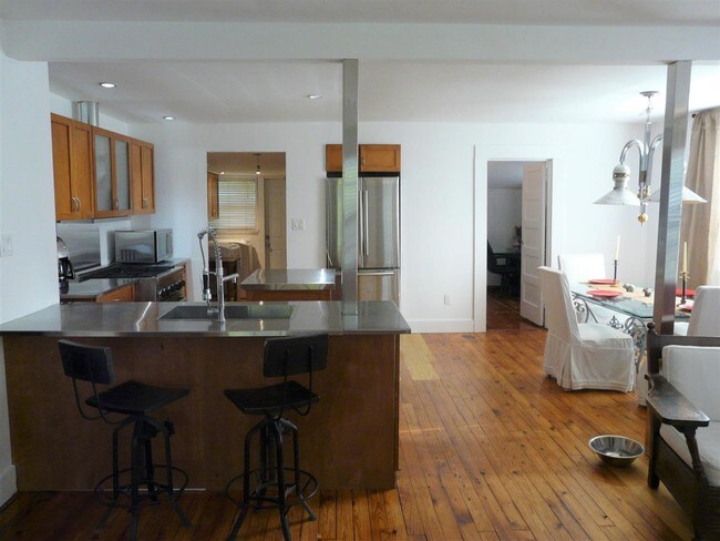 Foto del edificio - 732 Preston St