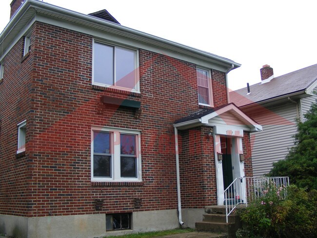 Building Photo - 727 W Fairview Ave