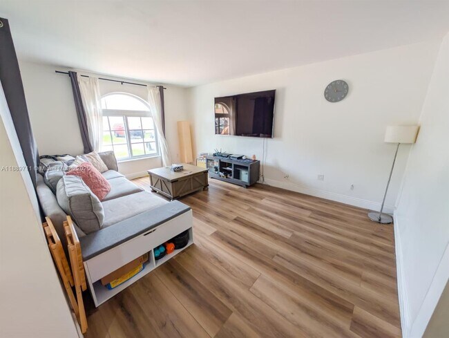 Foto del edificio - 15369 SW 36th Terrace