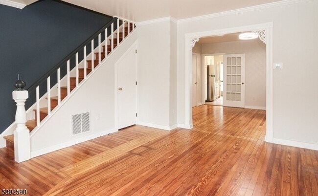 Foto del edificio - 24 Montague Pl