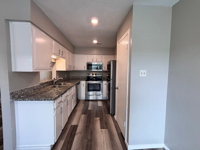 Foto del edificio - 6847 Chasewood Dr