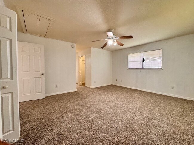 Foto del edificio - 6145 Bathey Ln
