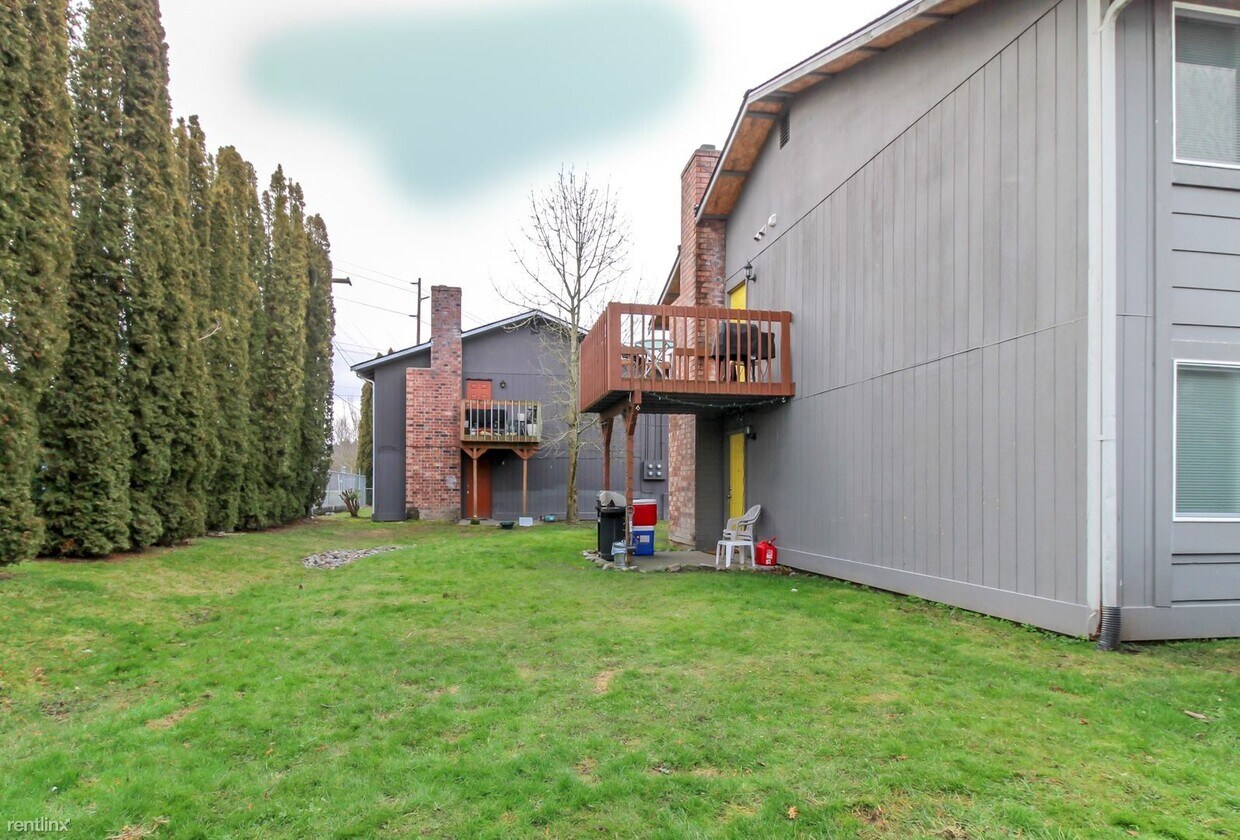 Primary Photo - 703 Myrtine St