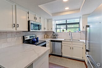 Building Photo - 5125 W 73rd Ave