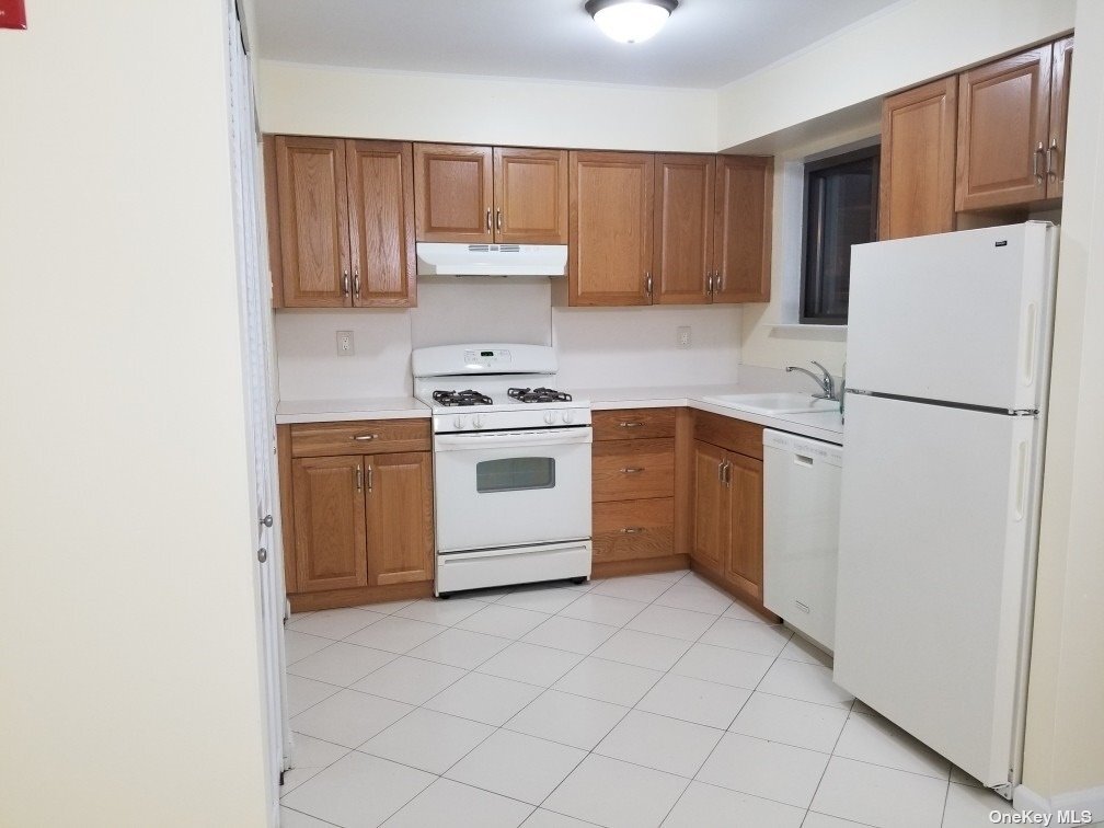 29 Feller Dr Unit 29, Central Islip, NY 11722 Condo for Rent in Central Islip, NY
