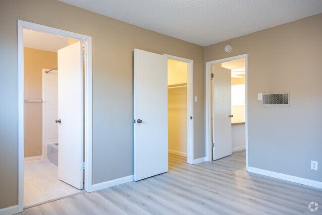 1BR, 1BA - 450SF Bedroom - 1221 Vallejo Avenue Apartments