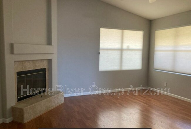 Foto del edificio - 4716 E Weaver Rd