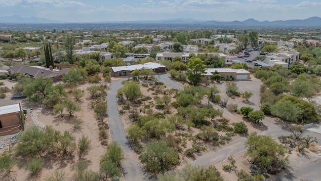 Building Photo - 5739 N Placita Bacanora