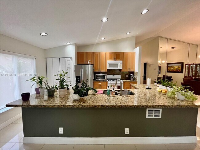 Foto del edificio - 13244 NW 12th St