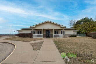Building Photo - 1411 S Douglas Ave