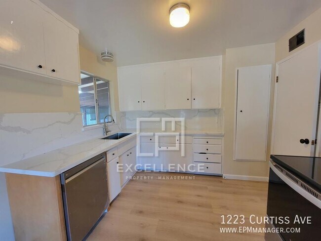 Foto del edificio - 1223 Curtiss Ave