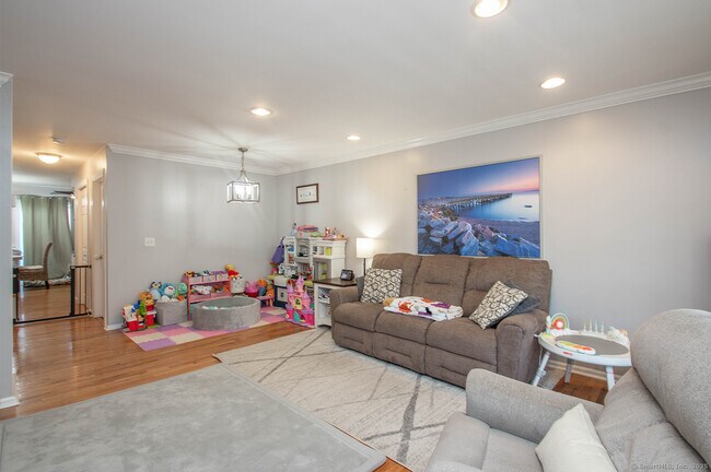 Foto del edificio - 39 Coram Rd