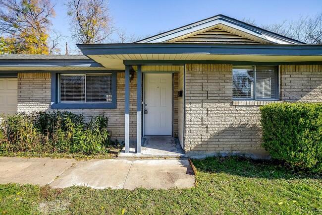 Building Photo - Amazing Remodeled Corner Lot Home in Weste...