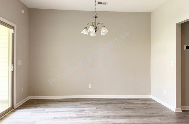 Foto del edificio - 405 Cedar Bluff Way