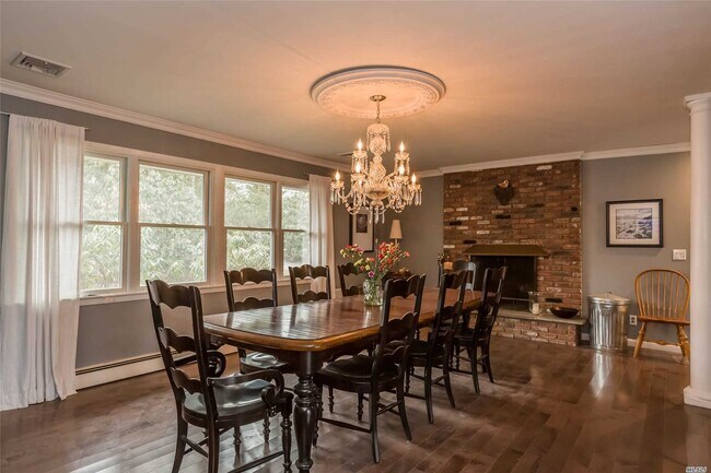 Building Photo - 3693 Pine Neck Rd