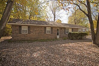 Building Photo - 311 Willow Ave