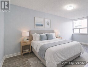 Building Photo - 4062 Lawrence Ave E