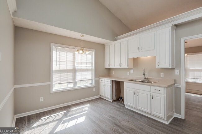 Foto del edificio - 645 Pebble Blvd