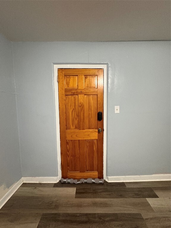 Foto del edificio - 114 Conklin Ave