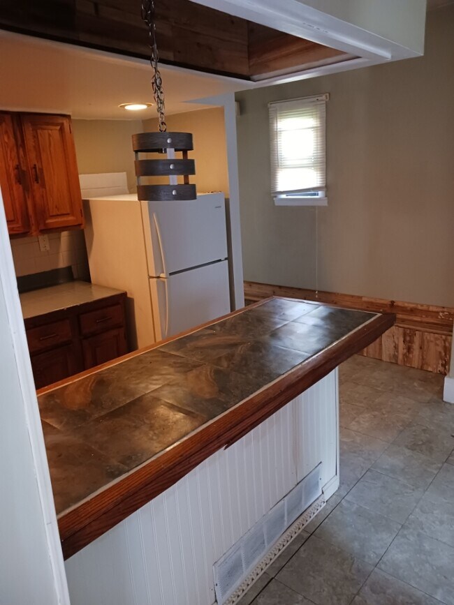 Foto del edificio - 120 Watkins Ave