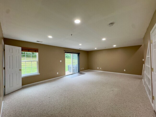 Foto del edificio - Charming 3BD/2BA/2 Half Bath Townhome with Garage in Havre de Grace, MD!