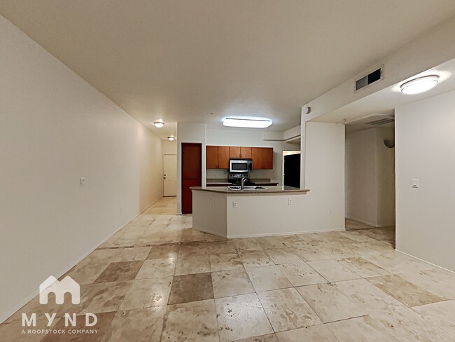 Building Photo - 5302 E Van Buren St Apt 1015