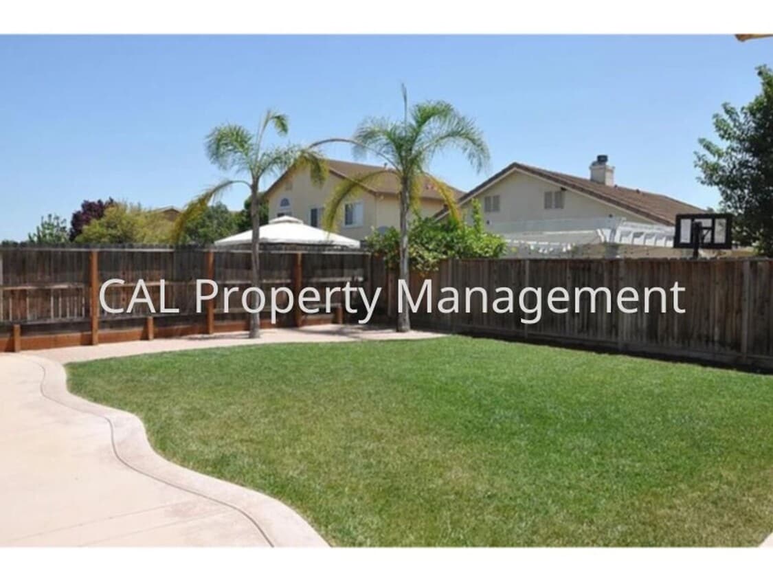 Foto del edificio - Beautiful 4 bedroom home in Hollister, CA