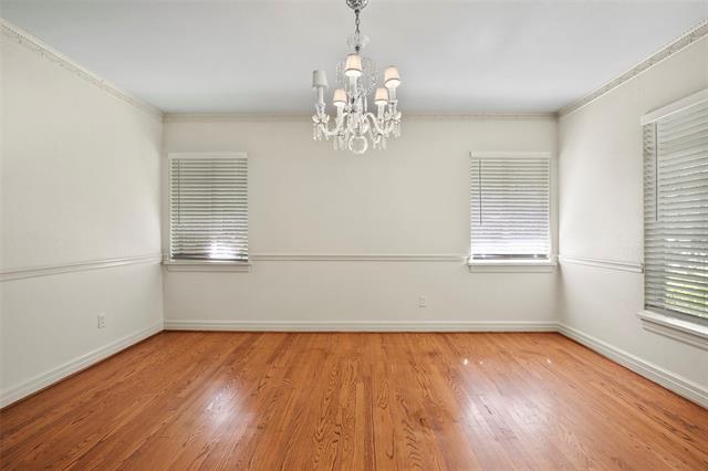Foto del edificio - 7204 Meadow Lake Ave