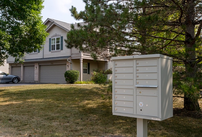 Building Photo - 7134 S Stratton Ln