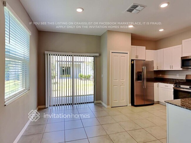 Foto del edificio - 8477 Campus Woods Way