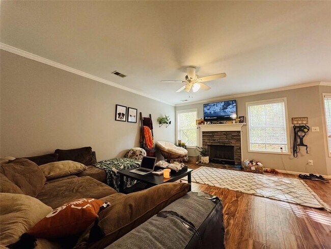 Foto del edificio - 106 Cypress Ct