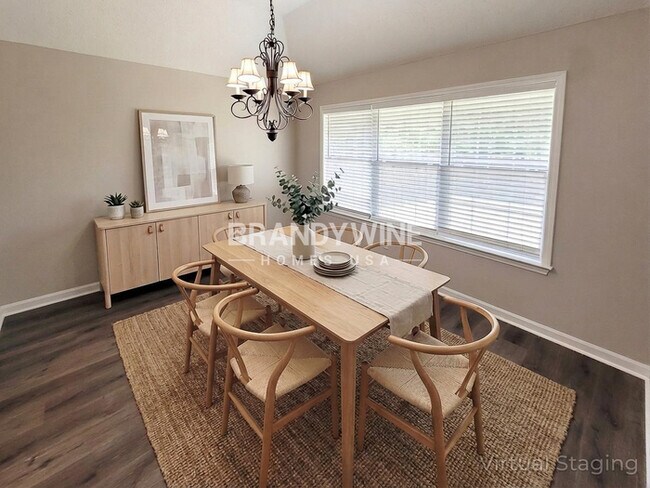 Foto del edificio - 1581 Farkleberry Dr