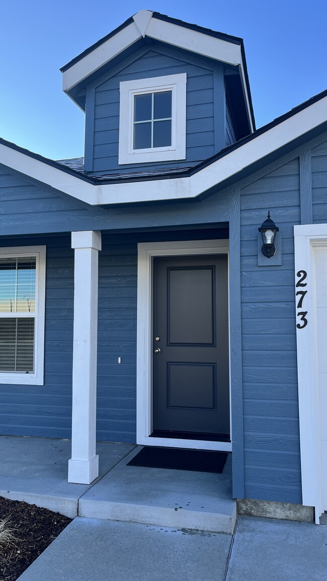 Building Photo - 273 E Liberator Ct