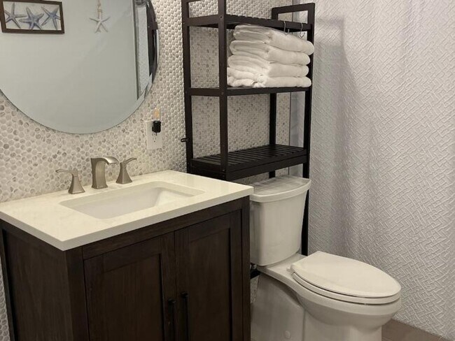Building Photo - 1 Bedroom Condo in Vero Beach