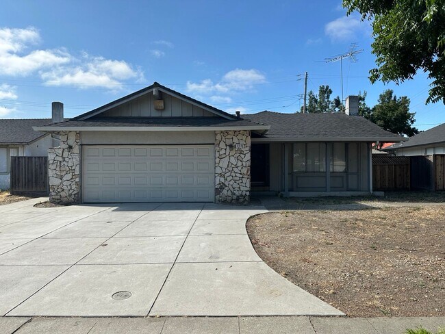 Cozy 3 Bedroom 2 Bath Home in Cambrian are... - Cozy 3 Bedroom 2 Bath Home in Cambrian are...