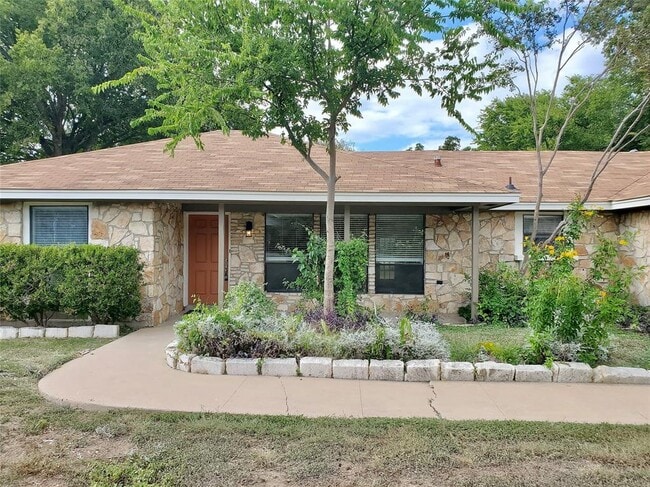 Building Photo - 9512 Meadowheath Dr