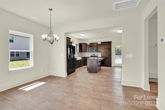 Building Photo - 207 Aspire Cir