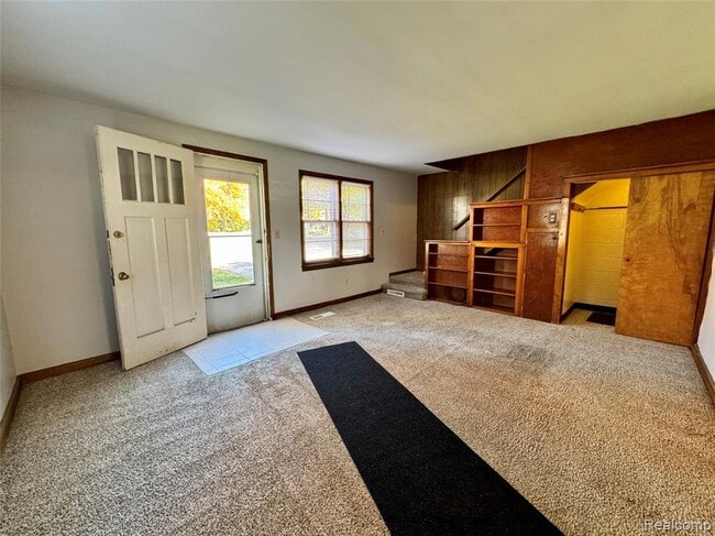 Building Photo - 834 E Cross St