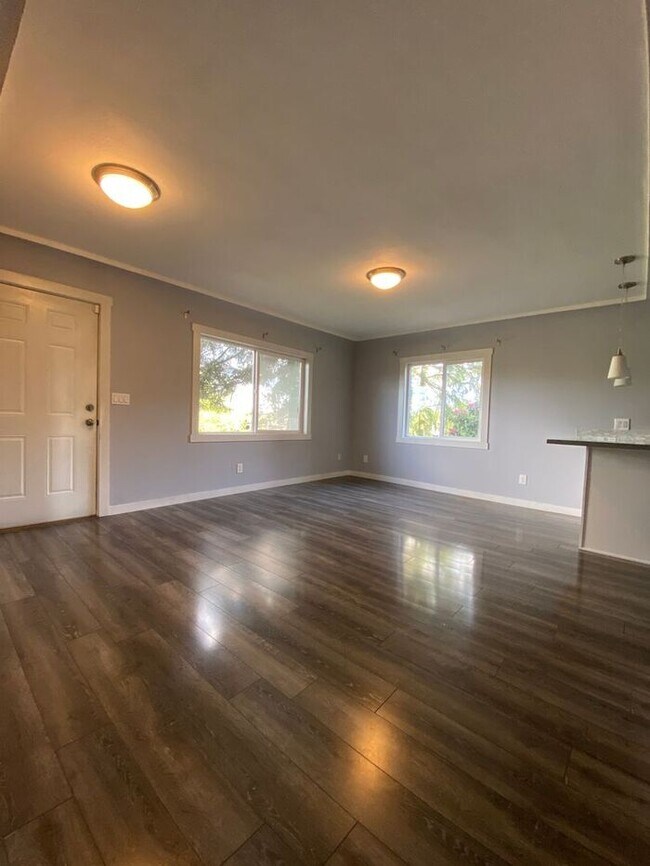 Foto del edificio - Fully renovated 3 Bedroom 1 Bath Home.