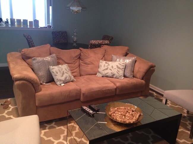 Foto del edificio - 4805 Cowslip Ct