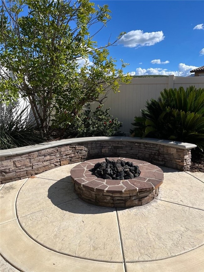 Foto del edificio - 32689 Cottonwood Rd