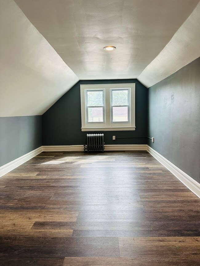 Photo - 301 E 9th Ave Apartment