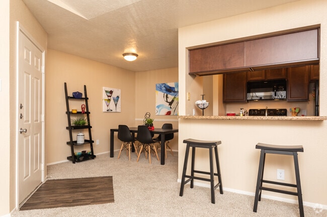 1BR, 1BA - 720SF Kitchen Bar & Dining Room - Canyon Point