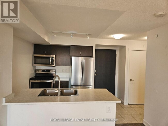 Building Photo - 8 Trent Ave