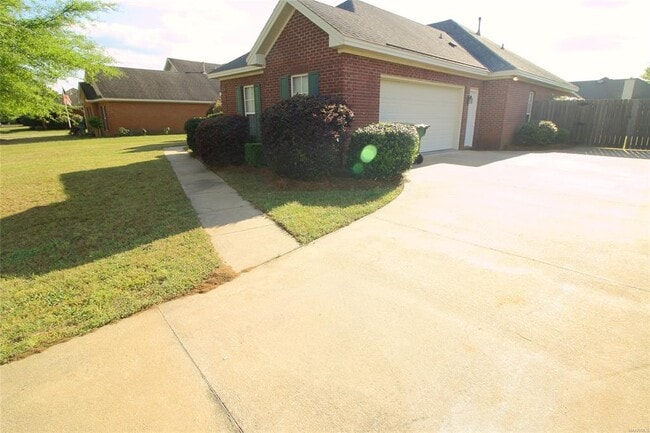 Building Photo - 649 Whistlewood Rd
