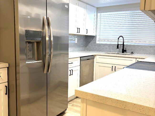 Foto del edificio - 13327 N 26th Ave