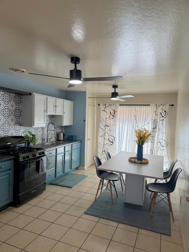 Ceiling fans - 9305 Oscar Ave
