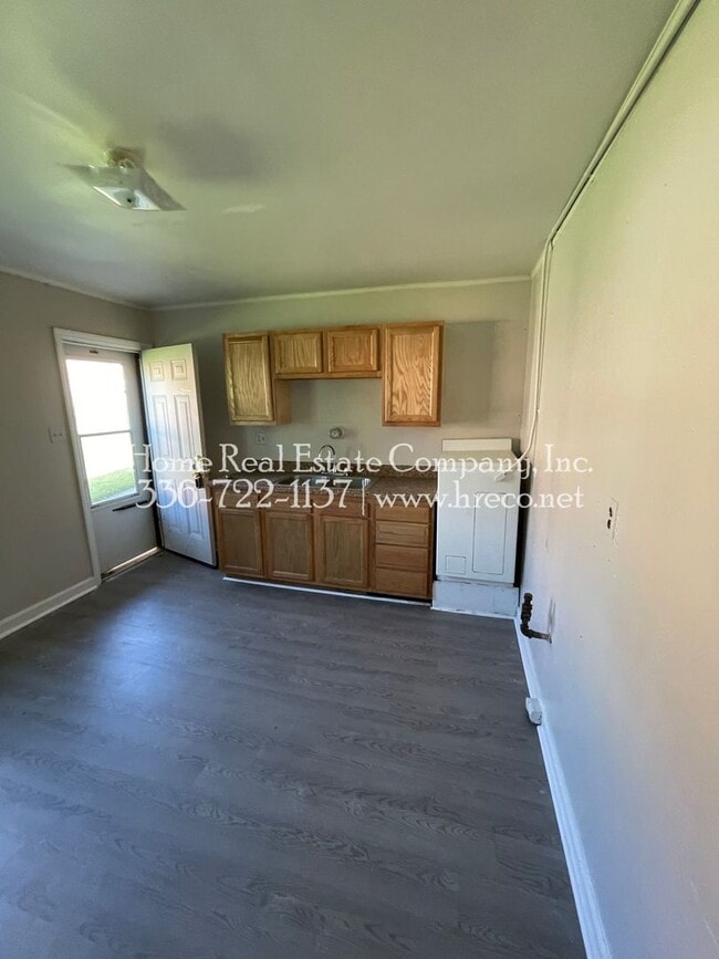 Building Photo - Cambridge Apartments | 611 W. 23rd Street ...