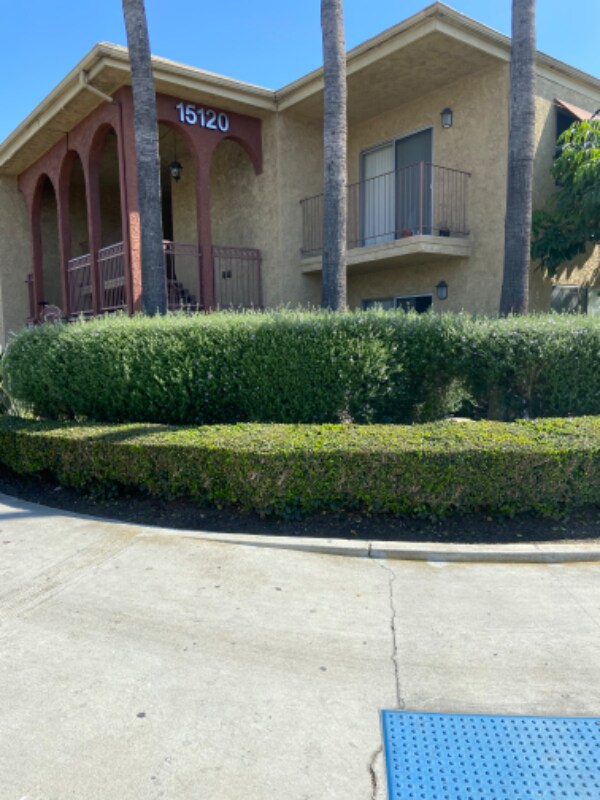Building Photo - 15120 Woodruff Ave