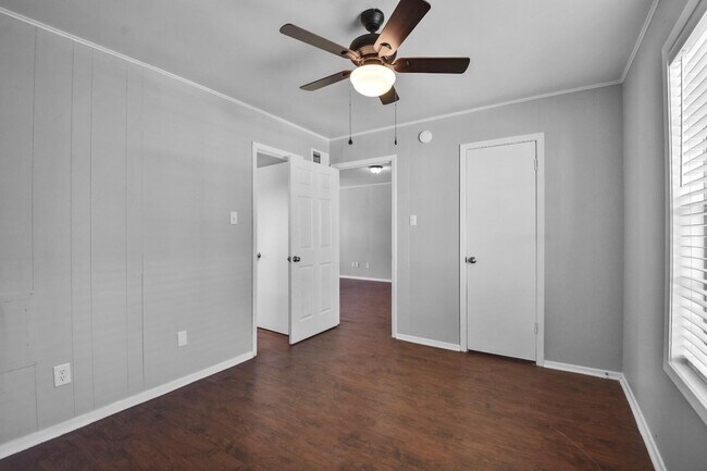 Foto del edificio - 1510 Broadmoor Dr